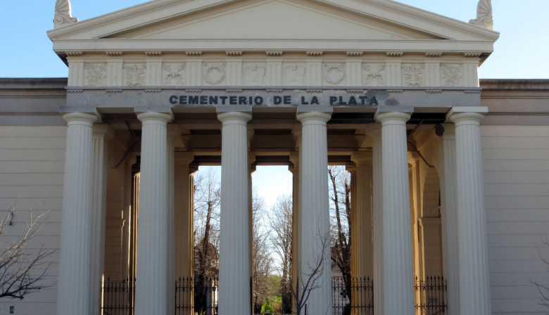 La familia de Julio López presenta "orden de no innovar" en la causa de los féretros del cementerio